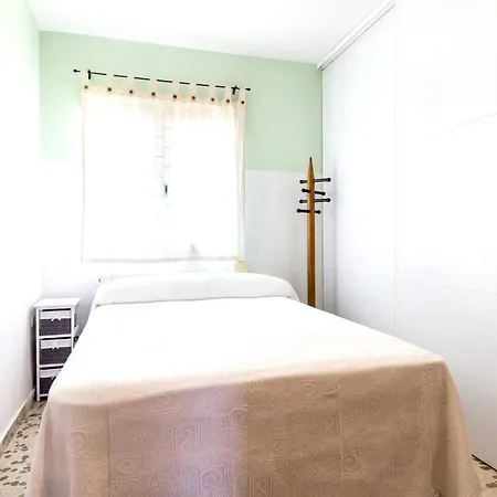 4 Bedrooms With Private Pool Enclosed Garden And Wifi At