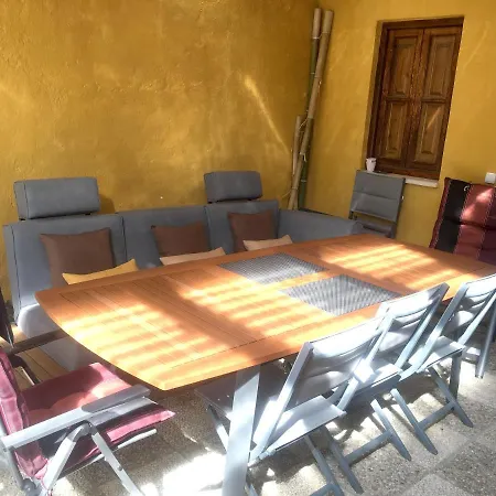 4 Bedrooms With Private Pool Enclosed Garden And Wifi At *